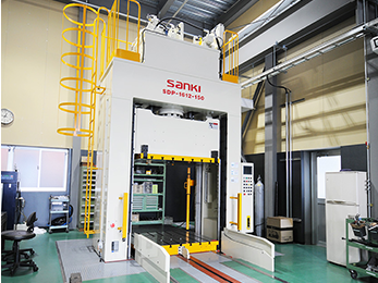 ダイスポッティングプレスSDP-1612-150の外観