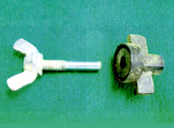 蝶ボルトに部白錆び発生が発生している画像