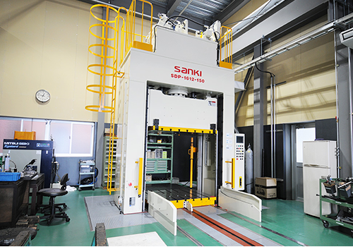 金型の加工機械